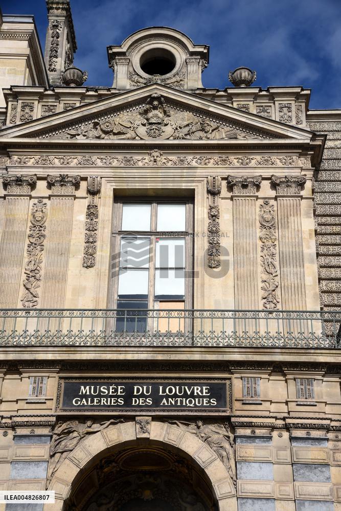 Day after Robbery of the closed Louvre Museum - Paris