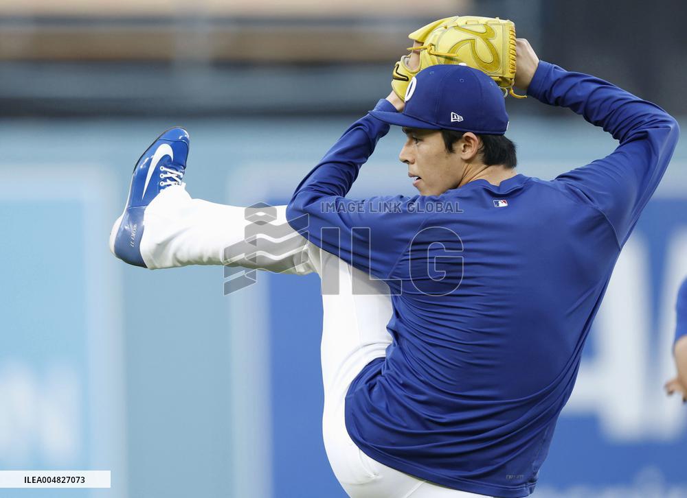 Baseball: Dodgers pitcher Sasaki ahead of World Series