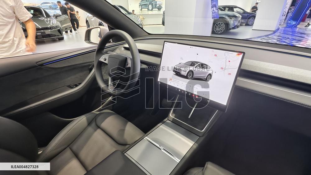 Tesla Model Y L EV
