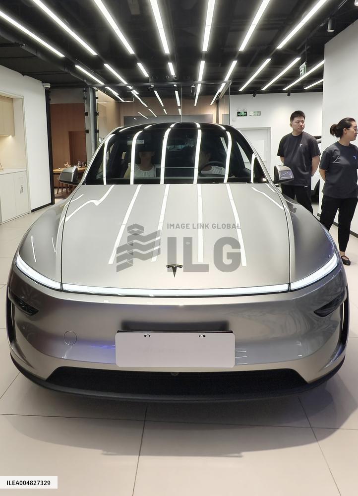 Tesla Model Y L EV