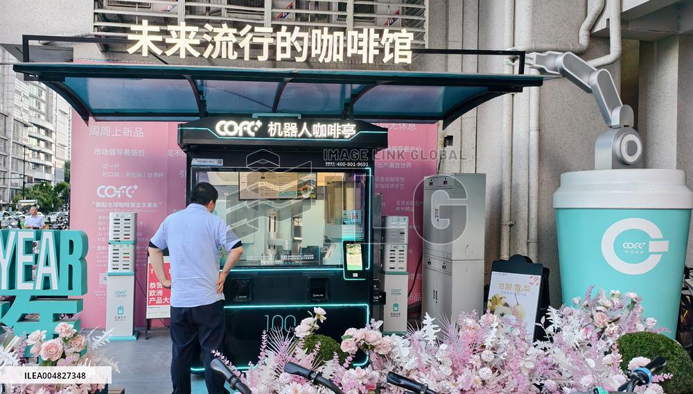 COFE+Robot Freshly Ground Coffee Kiosk