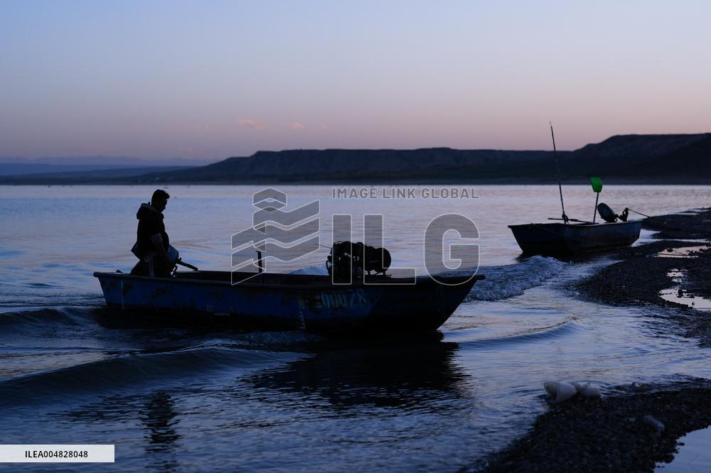 Longyang Gorge Fishery Tourism Development - China