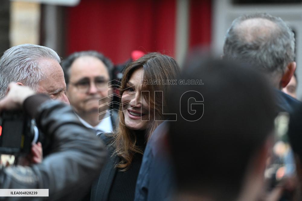 Sarkozy's Residence Before Incarceration - Paris