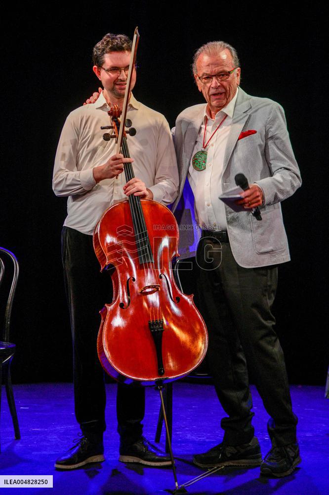 9th Festiv Allais Closing Night - Paris