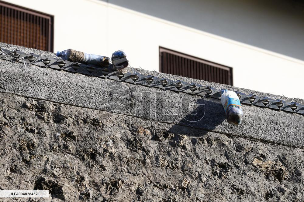 Illustration - La Sante Prison Exterior - Paris