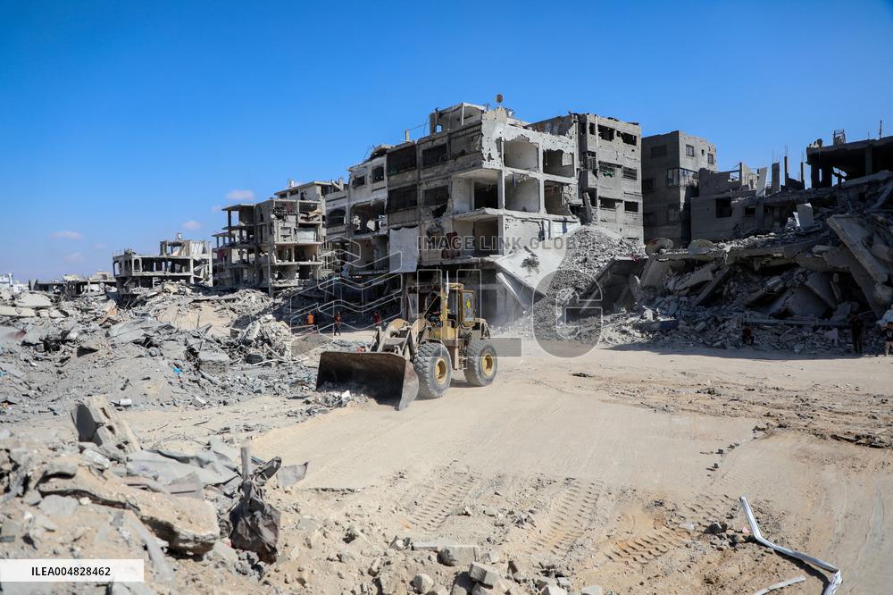 Debris Removal Operations Underway - Gaza City