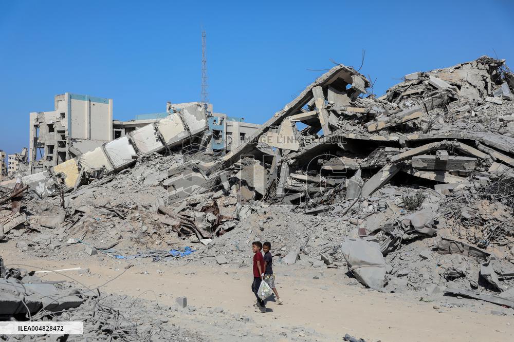 Debris Removal Operations Underway - Gaza City