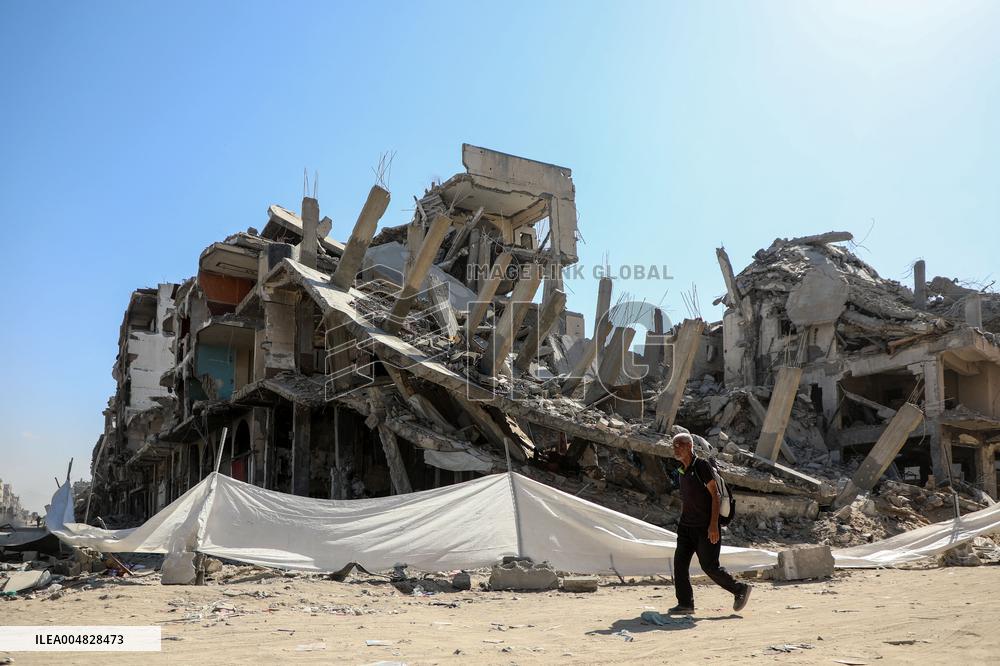 Debris Removal Operations Underway - Gaza City