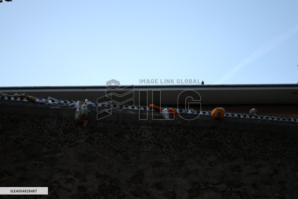 Illustration - La Sante Prison Exterior - Paris