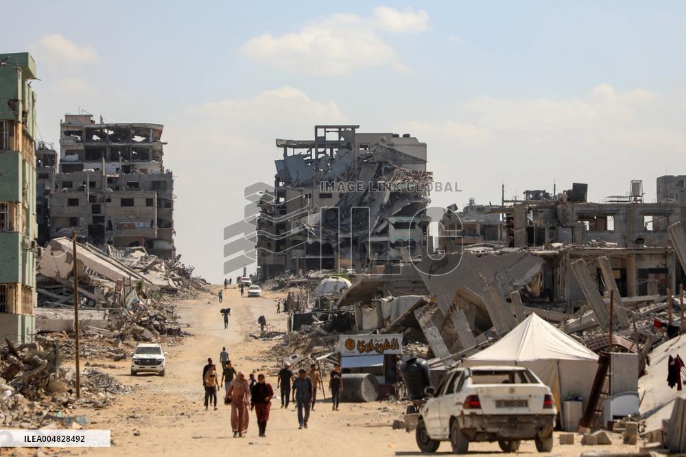 Debris Removal Operations Underway - Gaza City
