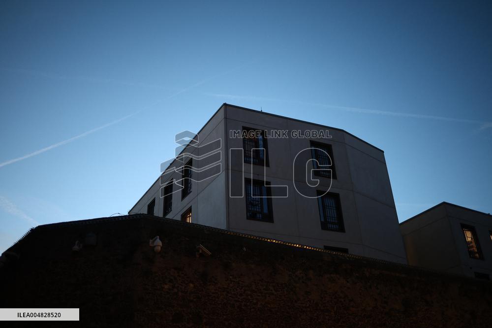 Illustration - La Sante Prison Exterior - Paris