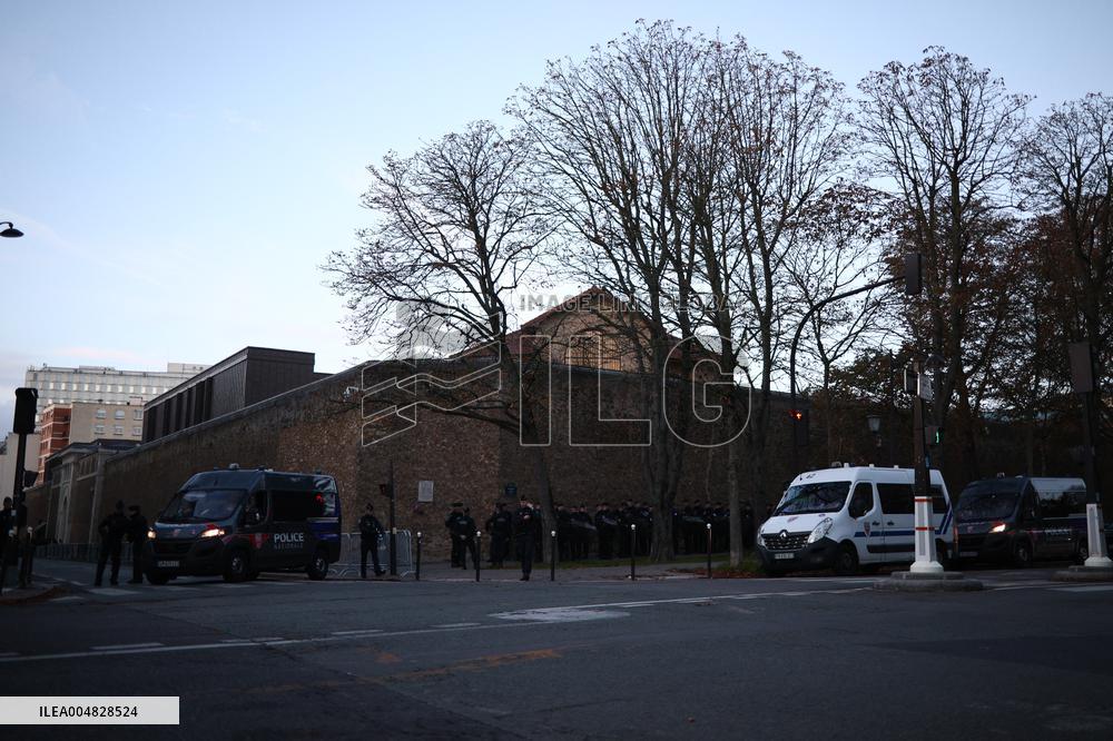 Illustration - La Sante Prison Exterior - Paris
