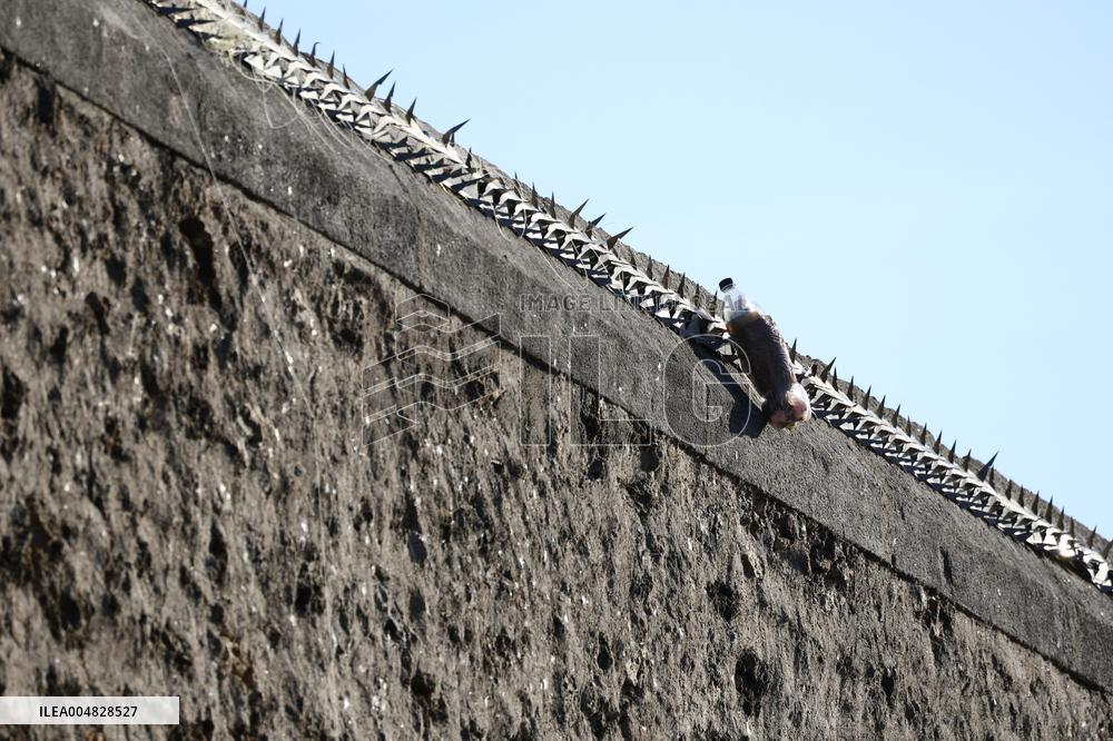 Illustration - La Sante Prison Exterior - Paris