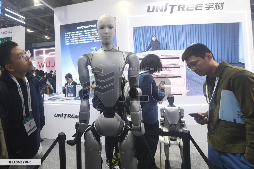 Unitree's First Biomimetic Humanoid Robot H2