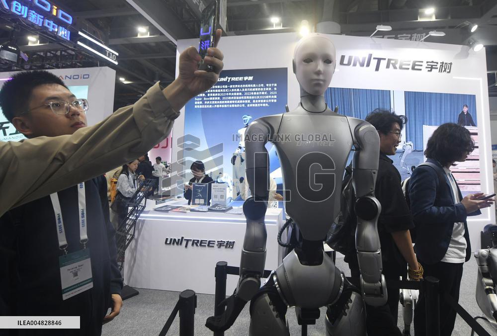 Unitree's First Biomimetic Humanoid Robot H2