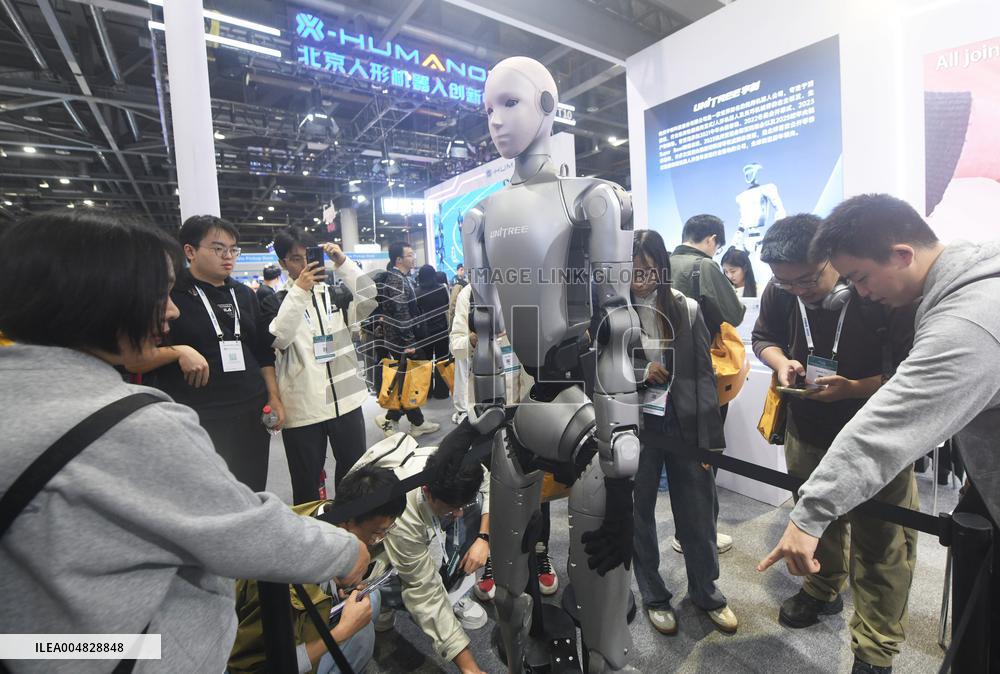 Unitree's First Biomimetic Humanoid Robot H2