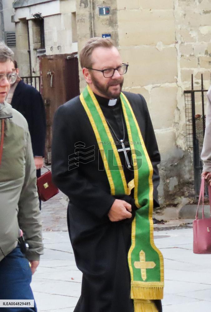 Father Joe Set - Paris