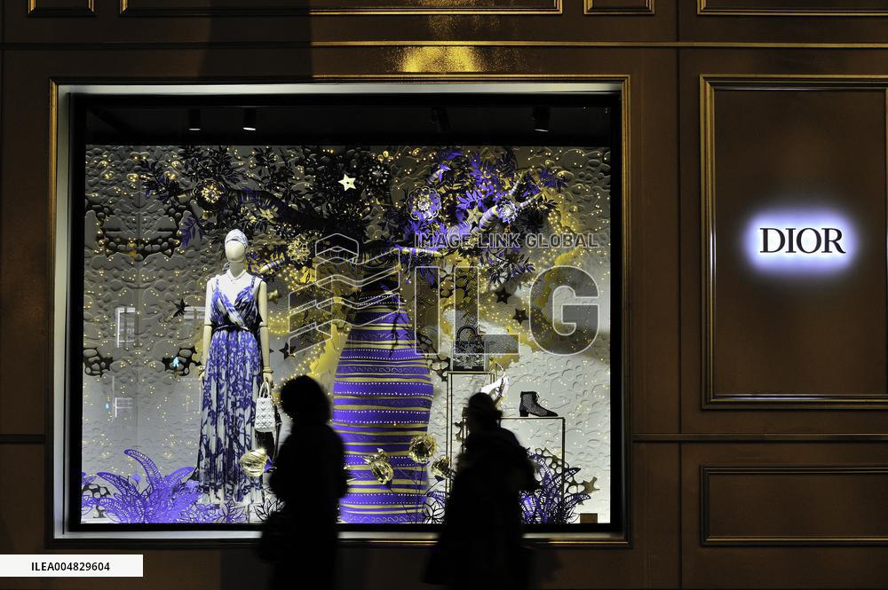 Illustration - Noel in Paris