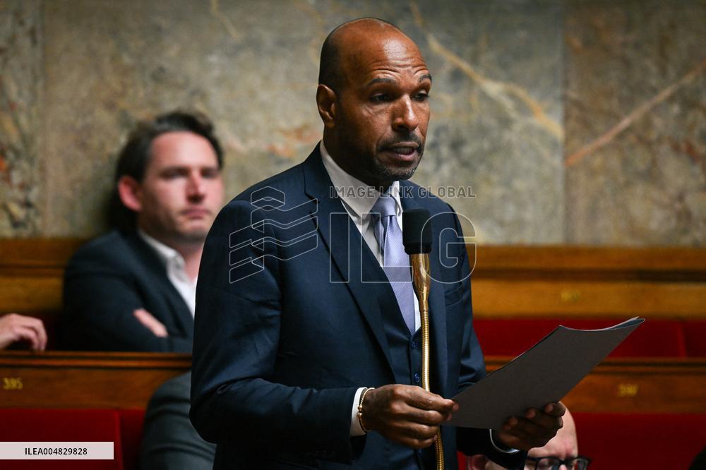 Questions to the government at the National Assembly in Paris FA