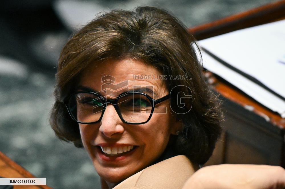 Questions to the government at the National Assembly in Paris FA