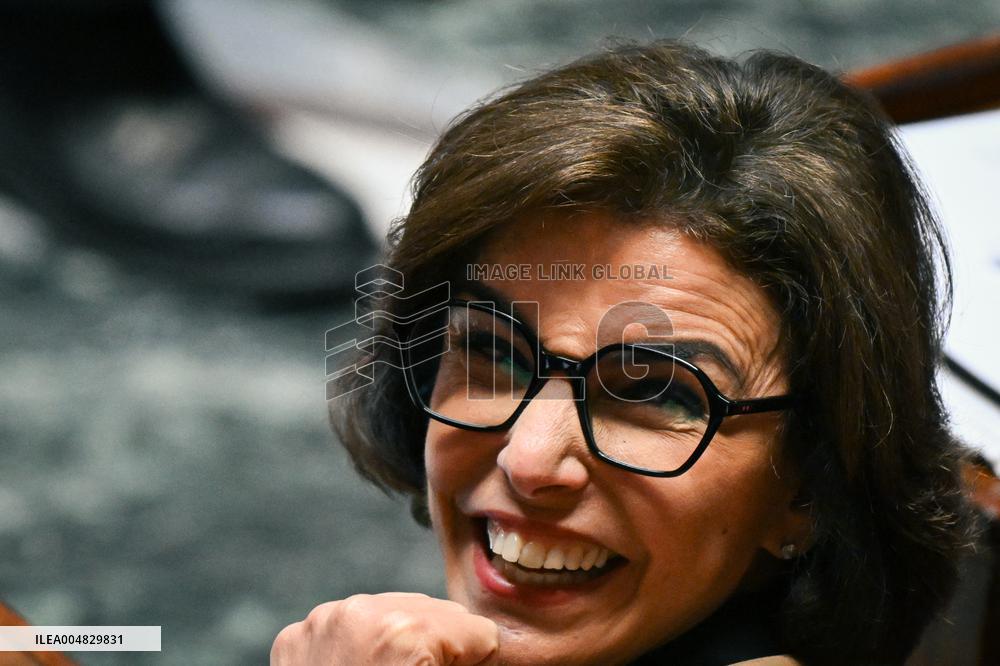 Questions to the government at the National Assembly in Paris FA