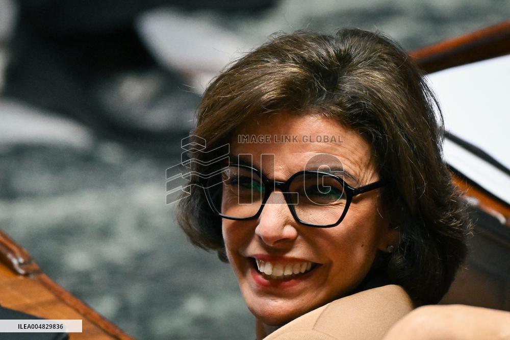 Questions to the government at the National Assembly in Paris FA