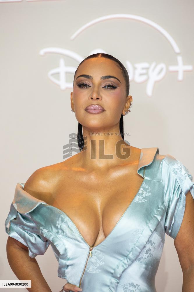 All's Fair Disney+ Paris Serie Premiere NB