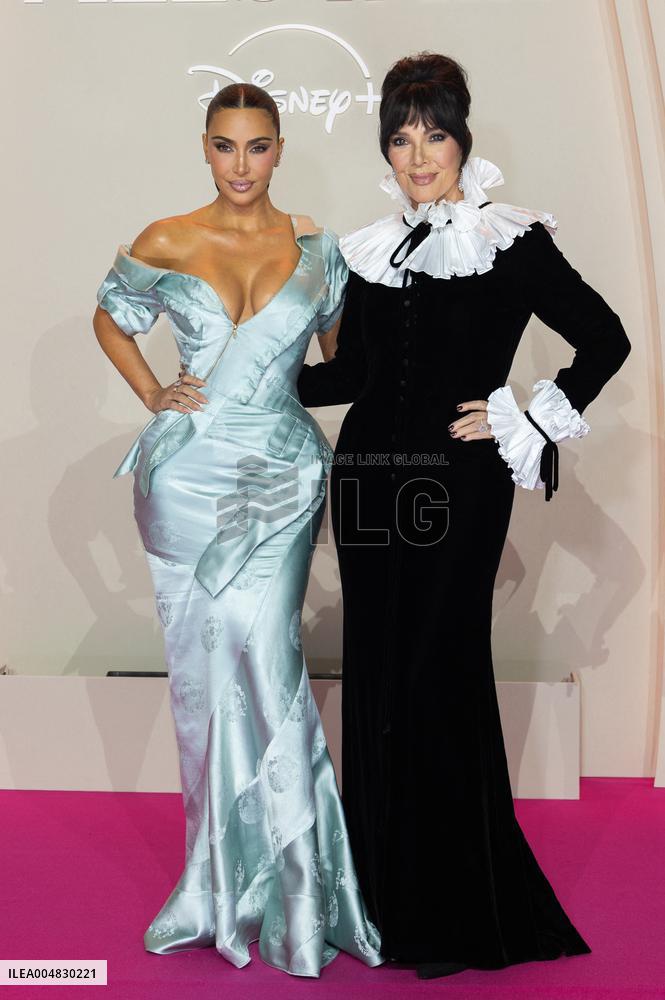 All's Fair Disney+ Paris Serie Premiere NB