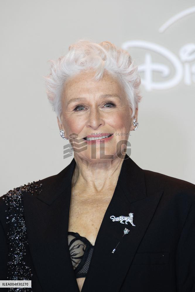 All's Fair Disney+ Paris Serie Premiere NB