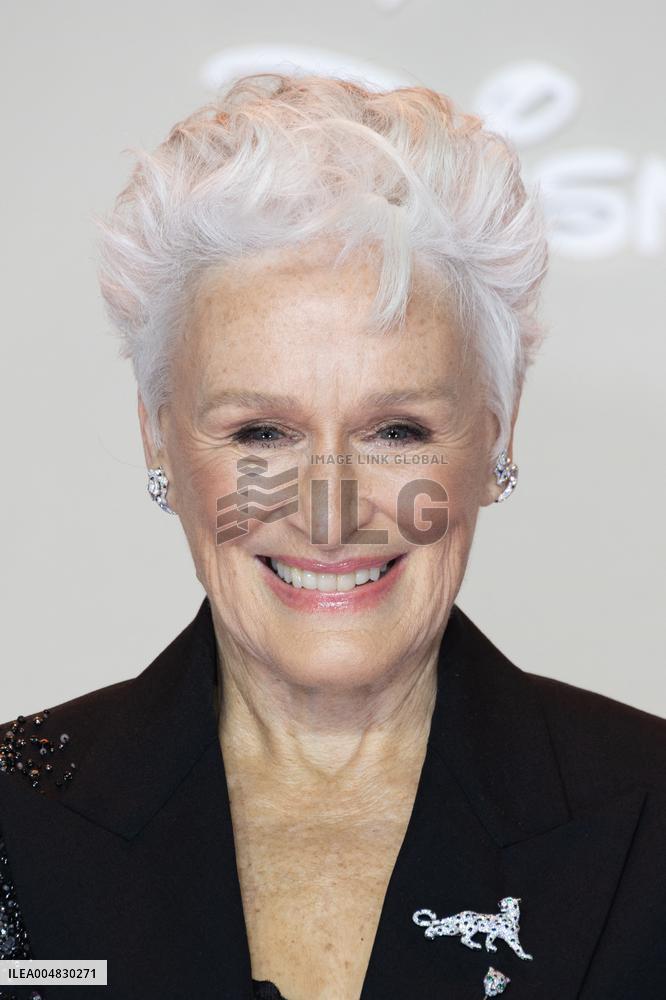 All's Fair Disney+ Paris Serie Premiere NB