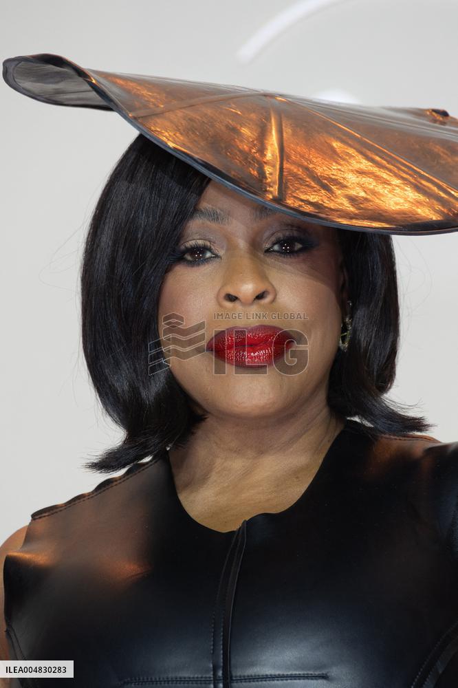 All's Fair Disney+ Paris Serie Premiere NB