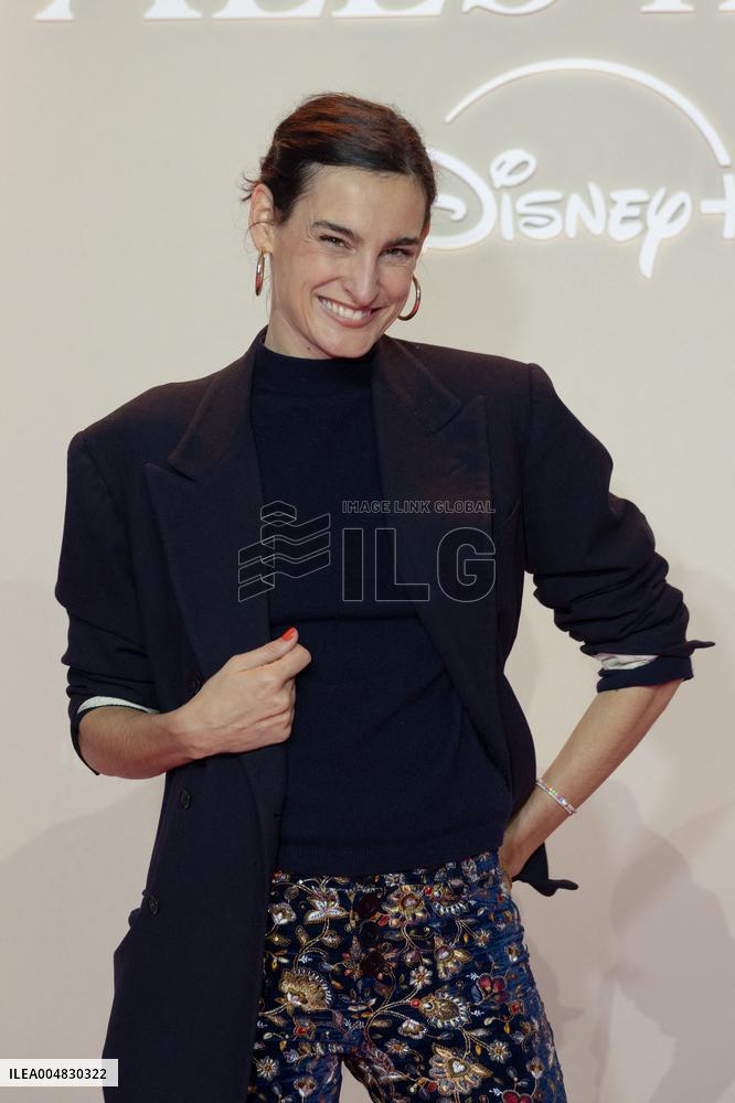 All's Fair Disney+ Paris Serie Premiere NB