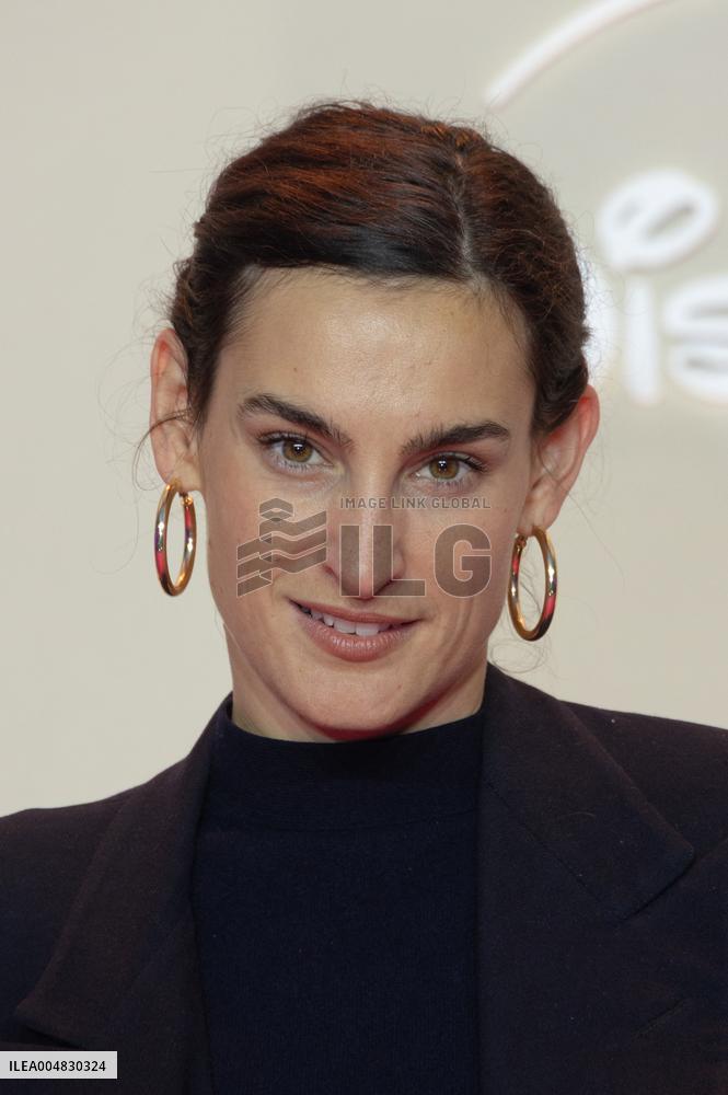 All's Fair Disney+ Paris Serie Premiere NB