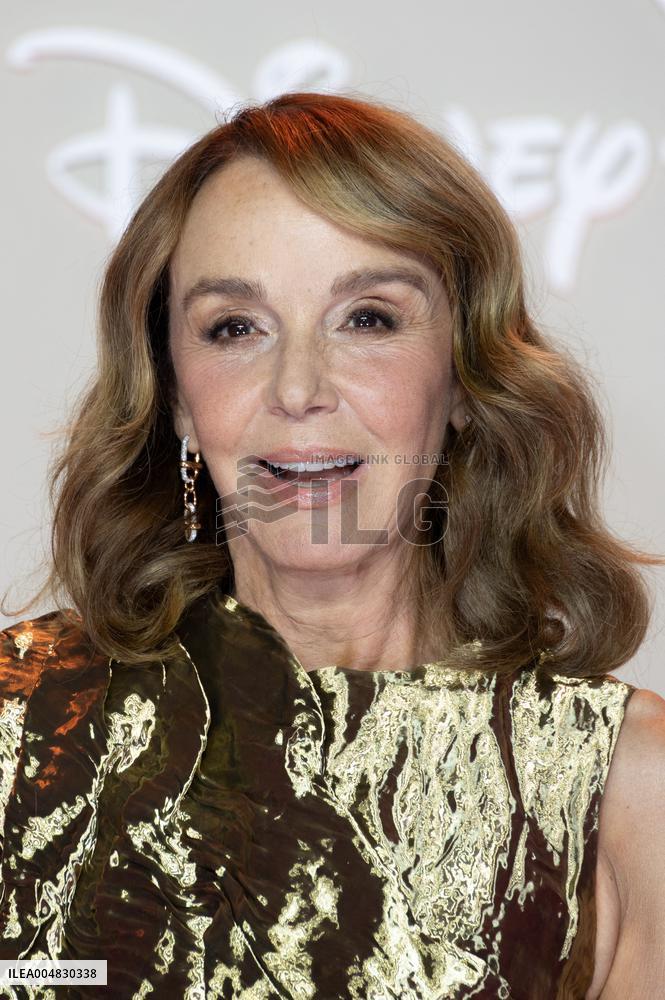 All's Fair Disney+ Paris Serie Premiere NB