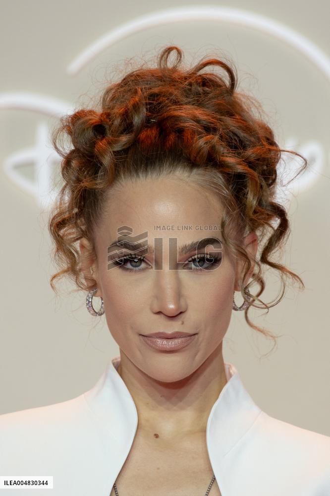 All's Fair Disney+ Paris Serie Premiere NB