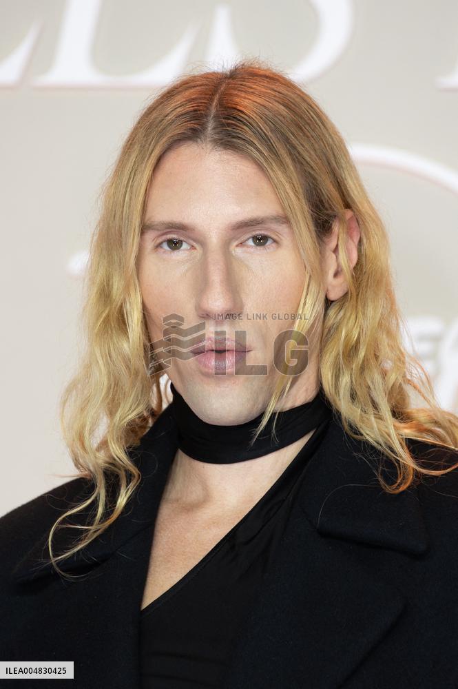 All's Fair Disney+ Paris Serie Premiere NB