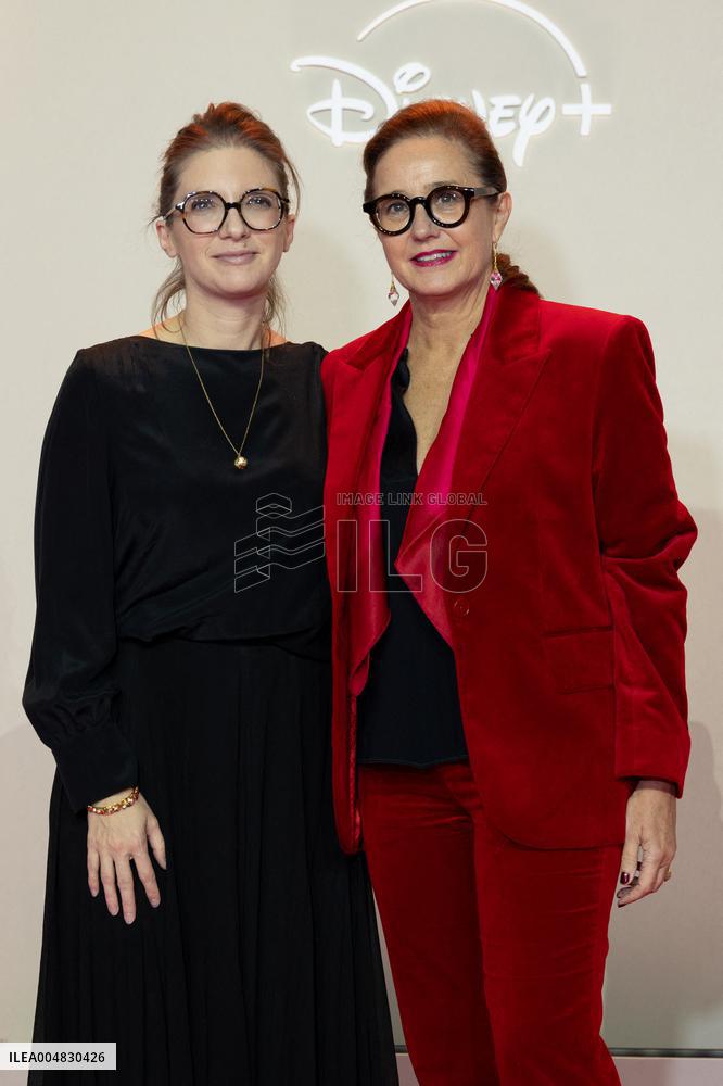 All's Fair Disney+ Paris Serie Premiere NB