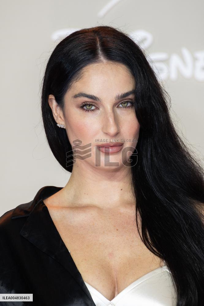 All's Fair Disney+ Paris Serie Premiere NB