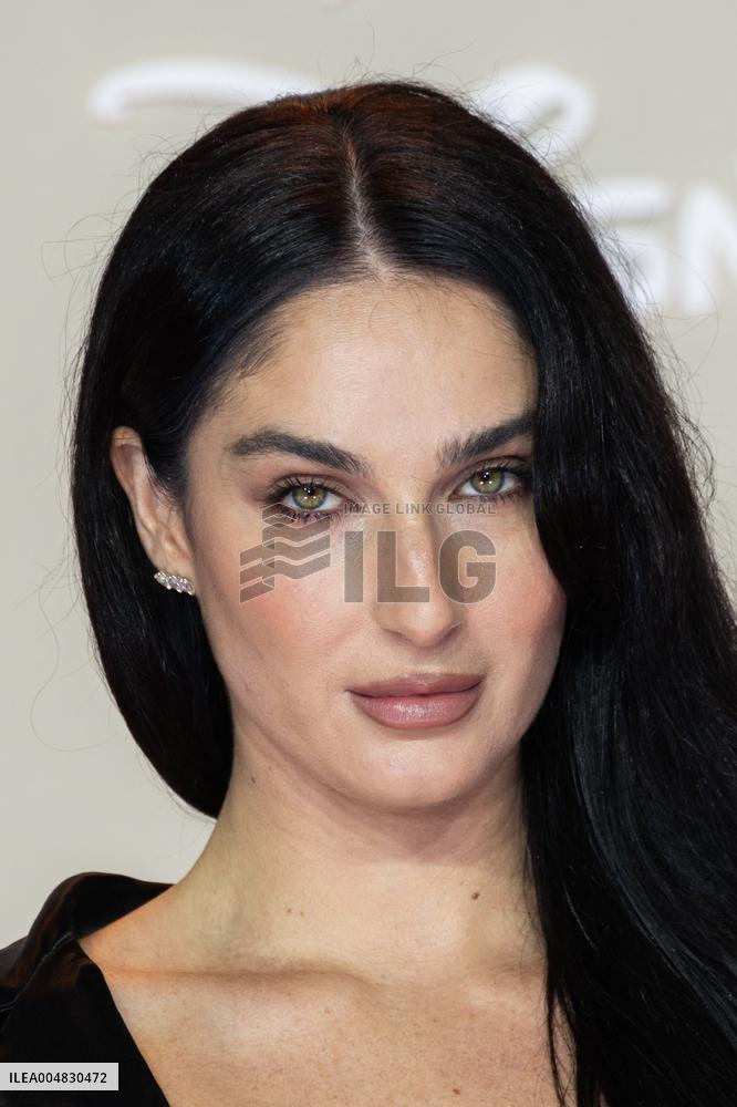 All's Fair Disney+ Paris Serie Premiere NB