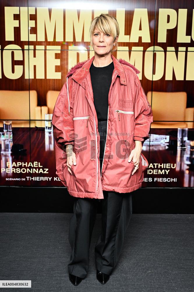 La Femme La Plus Riche Du Monde Premiere