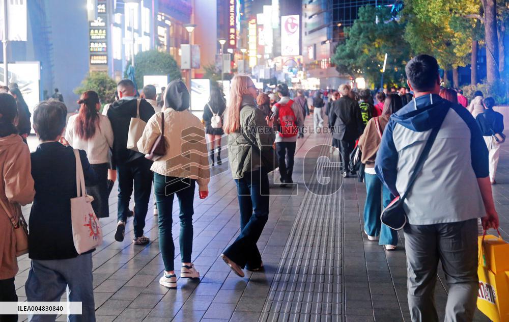 Nanjing Road Walkway in Shanghai