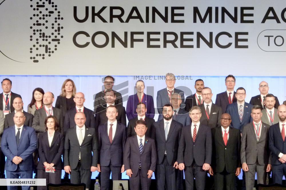 Conference to support mine removal in Ukraine