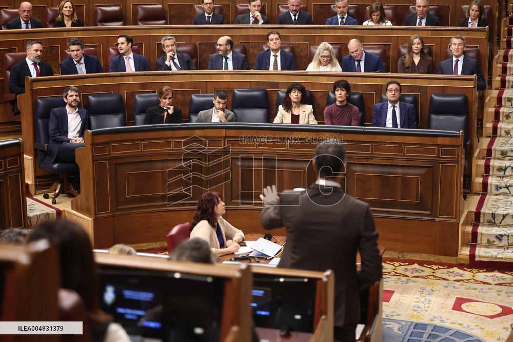 Government Faces Economic Questions in Senate - Madrid