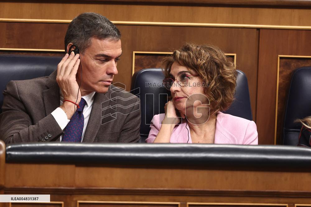 Government Faces Economic Questions in Senate - Madrid