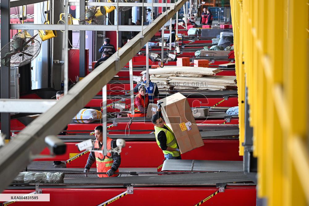 11.11 Express logistics