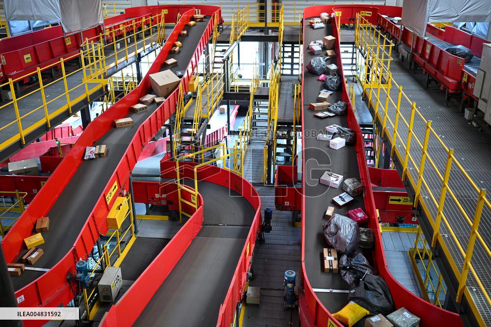 11.11 Express logistics