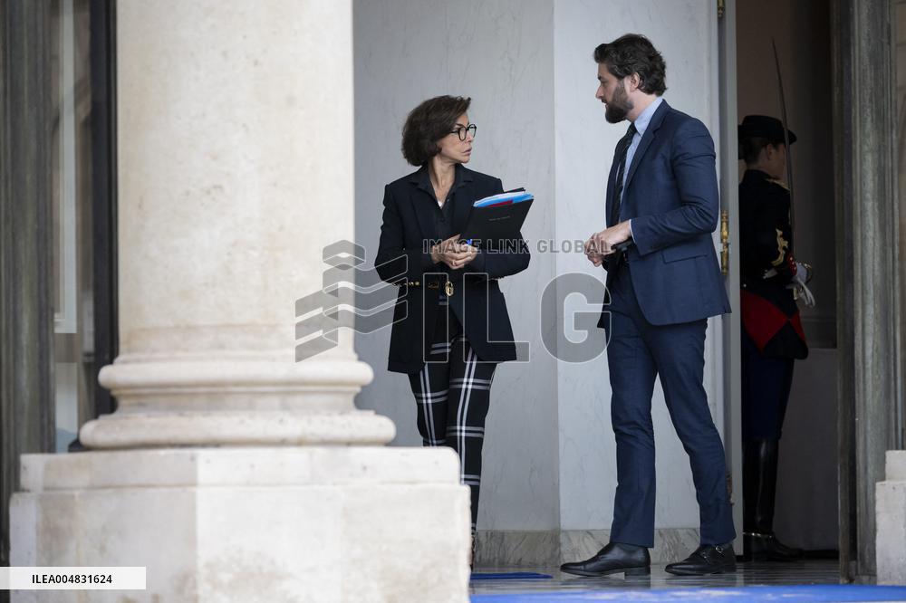 Weekly Cabinet Meeting - Paris