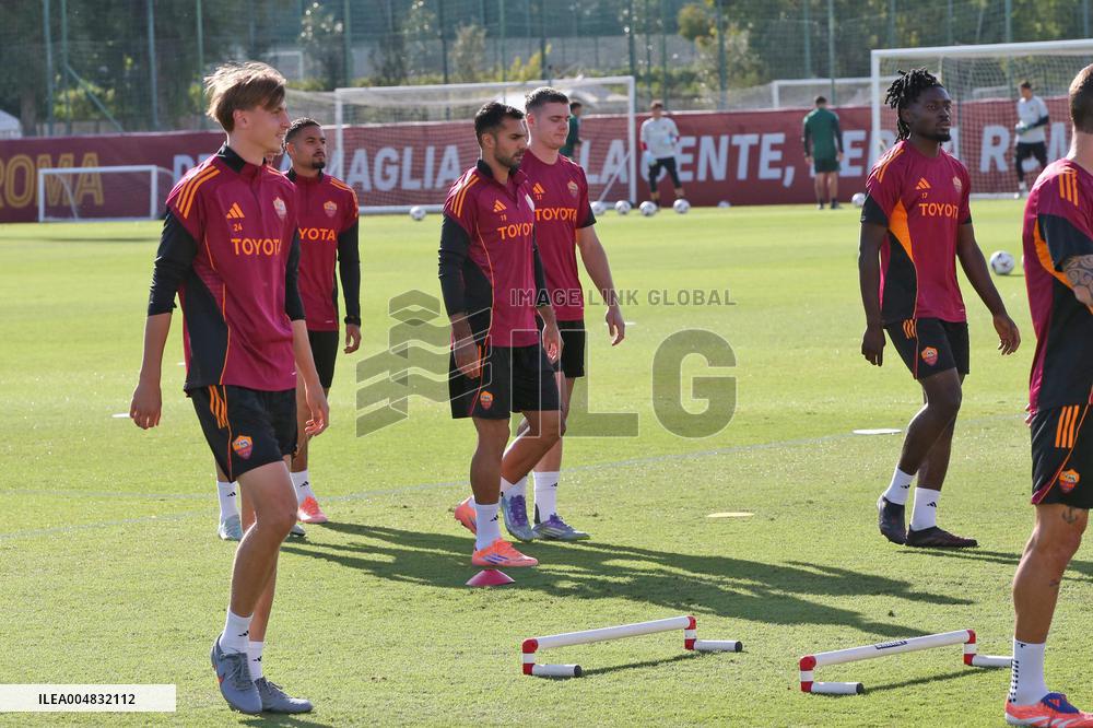 CALCIO - UEFA Europa League - AS Roma - Press Conference and Training