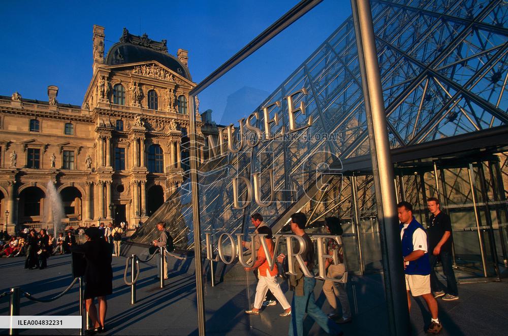 Illustration - Louvre - Paris