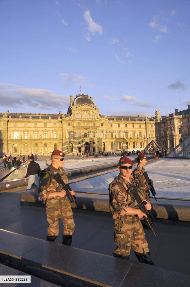 Illustration - Louvre - Paris